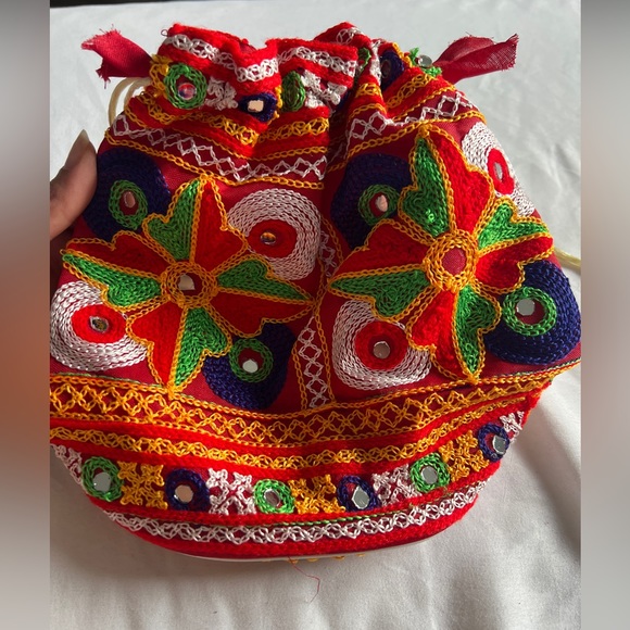 Embroidered potli bag - Picture 2 of 3